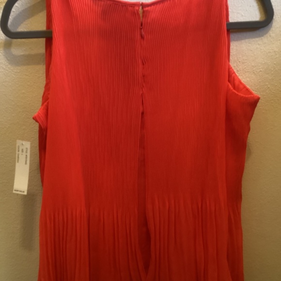 Zac and Rachel Coral Sleeveless Flowy Tank with Pleating / Lined (L) - Picture 5 of 5